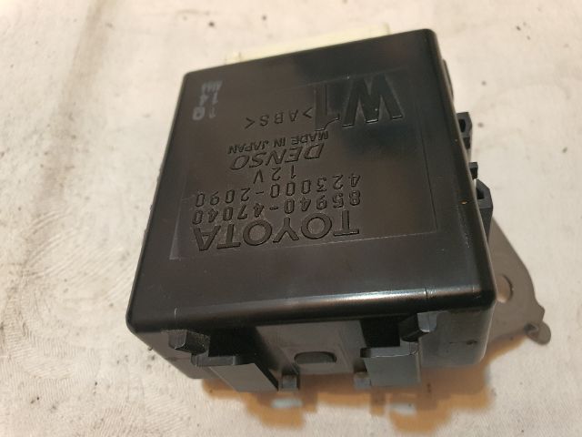 bontott TOYOTA PRIUS Ablaktörlő Relé