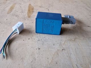 bontott TOYOTA PRIUS Ablaktörlő Relé