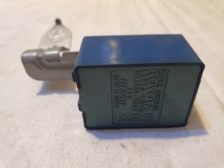 bontott TOYOTA PRIUS Ablaktörlő Relé