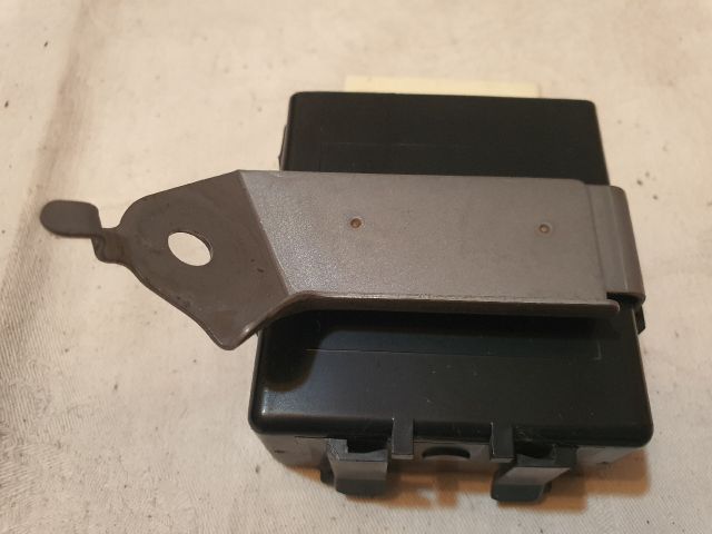 bontott TOYOTA PRIUS Ablaktörlő Relé