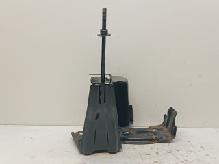 bontott TOYOTA PRIUS Akkumulátor Leszorító