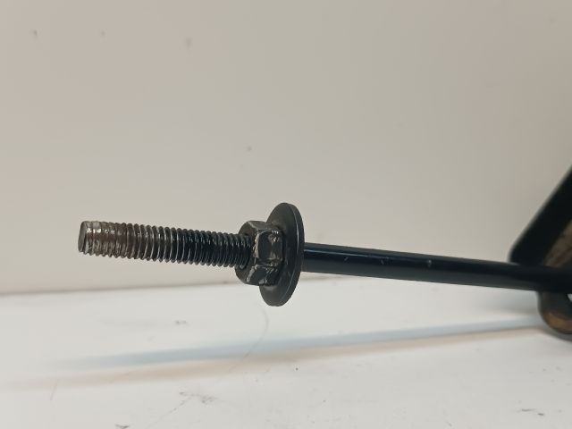 bontott TOYOTA PRIUS Akkumulátor Leszorító