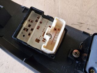 bontott TOYOTA PRIUS Bal első Ablakemelő Kapcsoló