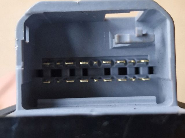 bontott TOYOTA PRIUS Bal első Ablakemelő Kapcsoló