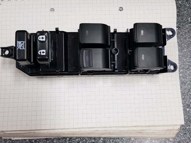 bontott TOYOTA PRIUS Bal első Ablakemelő Kapcsoló