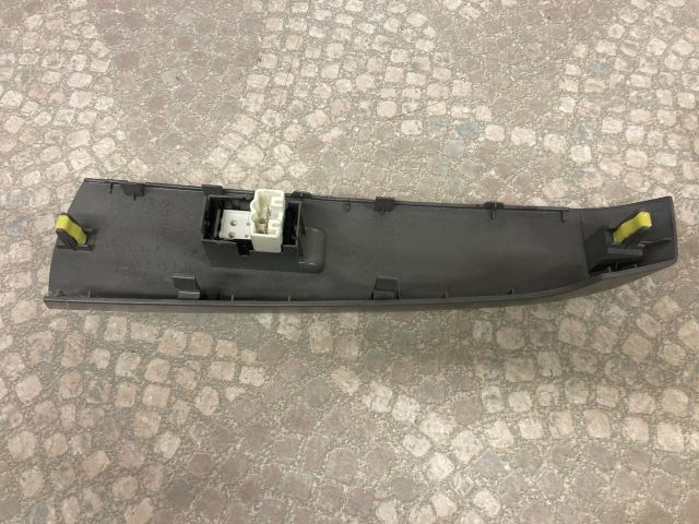 bontott TOYOTA PRIUS Bal első Ablakemelő Kapcsoló