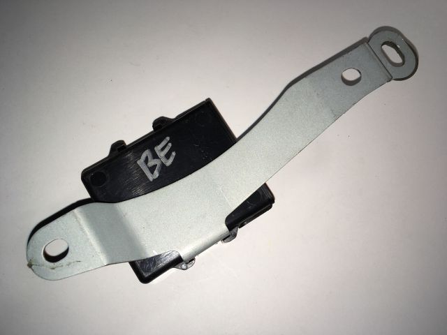 bontott TOYOTA PRIUS Bal első Ajtó Vezérlőegység