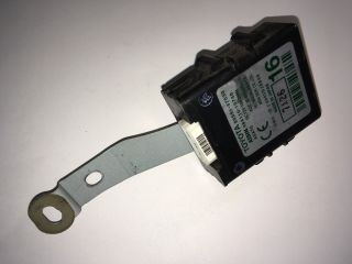 bontott TOYOTA PRIUS Bal első Ajtó Vezérlőegység