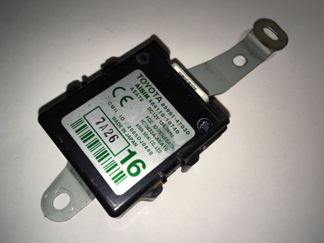 bontott TOYOTA PRIUS Bal első Ajtó Vezérlőegység