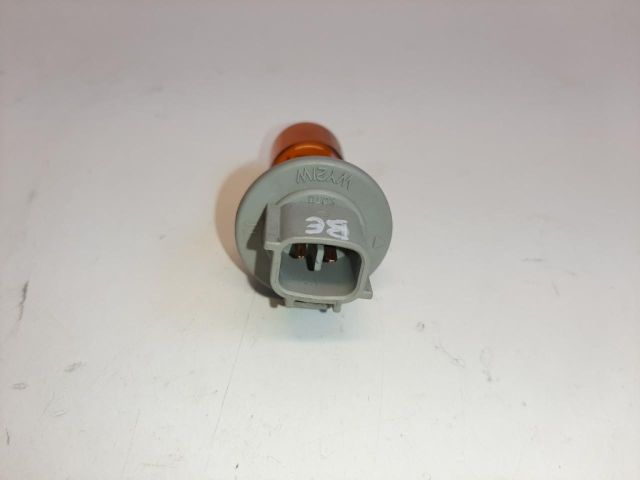 bontott TOYOTA PRIUS Bal első Irányjelző Foglalat