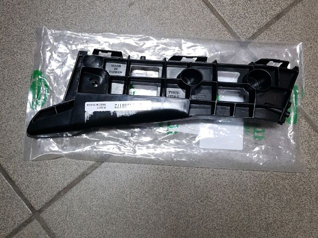 bontott TOYOTA PRIUS Bal első Lökhárító Tartó (Műanyag)