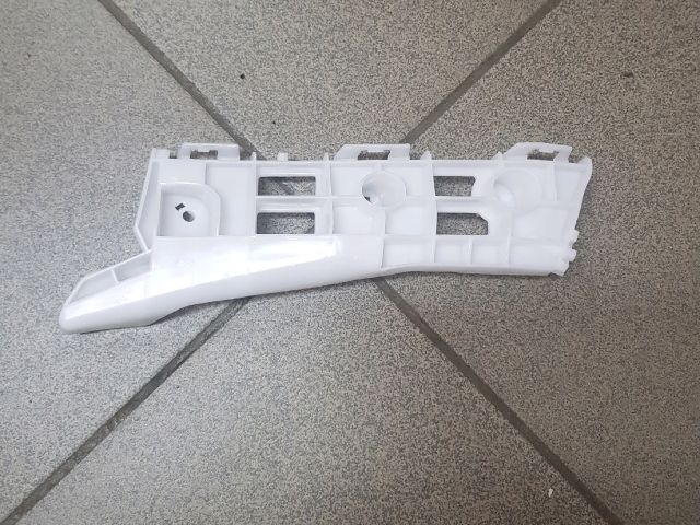 bontott TOYOTA PRIUS Bal első Lökhárító Tartó (Műanyag)