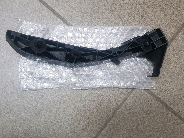 bontott TOYOTA PRIUS Bal első Lökhárító Tartó (Műanyag)