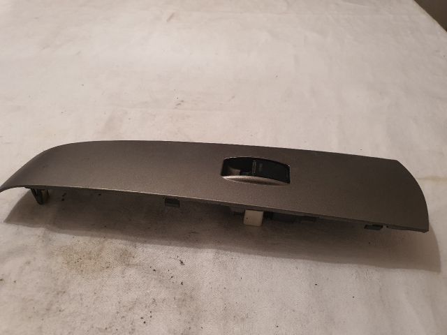 bontott TOYOTA PRIUS Bal hátsó Ablakemelő Kapcsoló