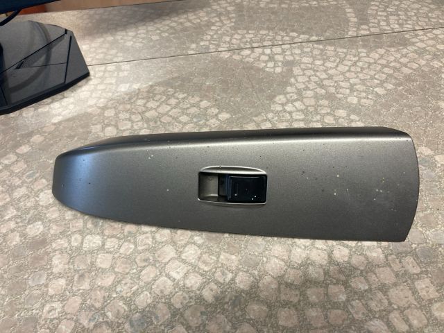 bontott TOYOTA PRIUS Bal hátsó Ablakemelő Kapcsoló