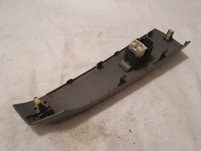 bontott TOYOTA PRIUS Bal hátsó Ablakemelő Kapcsoló