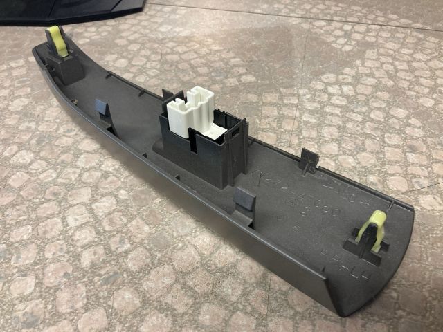 bontott TOYOTA PRIUS Bal hátsó Ablakemelő Kapcsoló