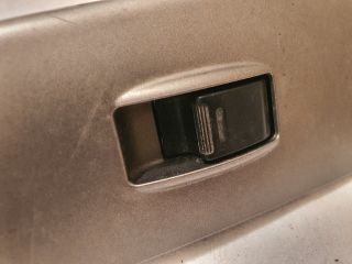 bontott TOYOTA PRIUS Bal hátsó Ablakemelő Kapcsoló