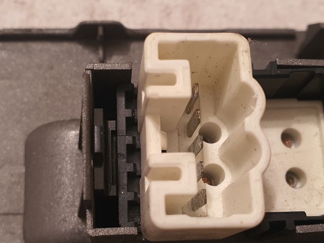 bontott TOYOTA PRIUS Bal hátsó Ablakemelő Kapcsoló