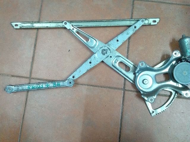 bontott TOYOTA PRIUS Bal hátsó Ablakemelő Szerkezet (Elektromos)