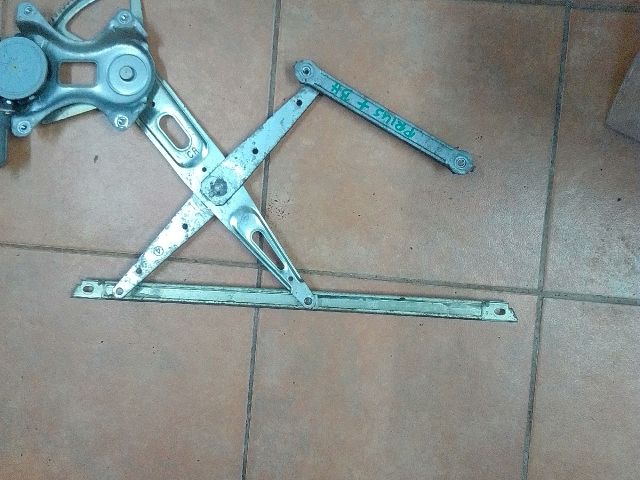 bontott TOYOTA PRIUS Bal hátsó Ablakemelő Szerkezet (Elektromos)