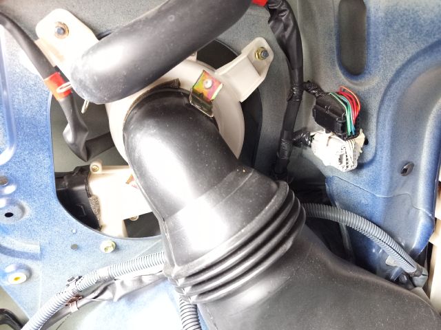 bontott TOYOTA PRIUS Bal hátsó Fixüveg (Ajtóban)