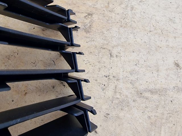 bontott TOYOTA PRIUS Bal Ködlámpa Rács