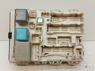 bontott TOYOTA PRIUS Biztosítéktábla Utastér