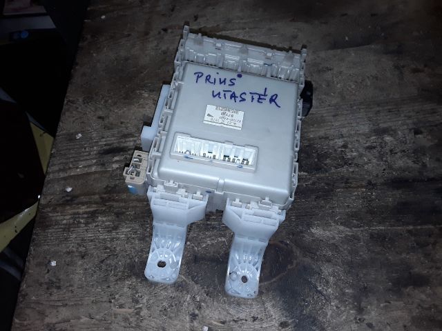 bontott TOYOTA PRIUS Biztosítéktábla Utastér