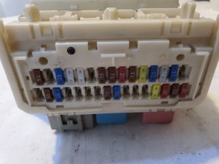 bontott TOYOTA PRIUS Biztosítéktábla Utastér