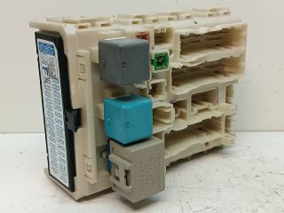 bontott TOYOTA PRIUS Biztosítéktábla Utastér