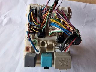 bontott TOYOTA PRIUS Biztosítéktábla Utastér