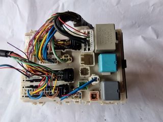 bontott TOYOTA PRIUS Biztosítéktábla Utastér