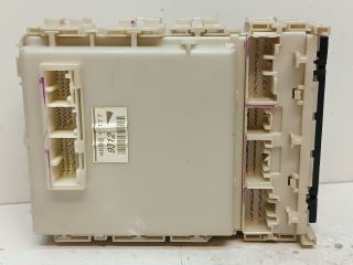 bontott TOYOTA PRIUS Biztosítéktábla Utastér