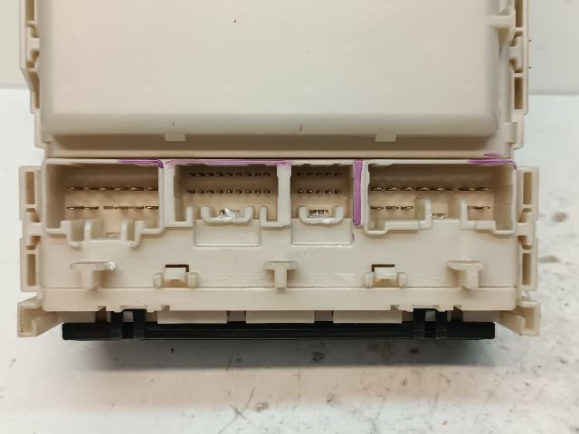 bontott TOYOTA PRIUS Biztosítéktábla Utastér