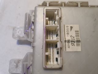 bontott TOYOTA PRIUS Biztosítéktábla Utastér