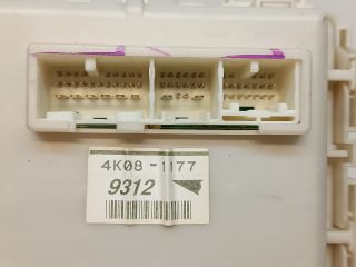 bontott TOYOTA PRIUS Biztosítéktábla Utastér