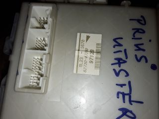 bontott TOYOTA PRIUS Biztosítéktábla Utastér