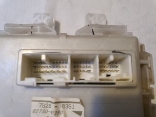 bontott TOYOTA PRIUS Biztosítéktábla Utastér