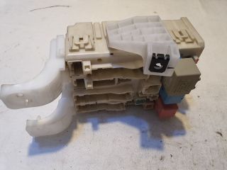 bontott TOYOTA PRIUS Biztosítéktábla Utastér