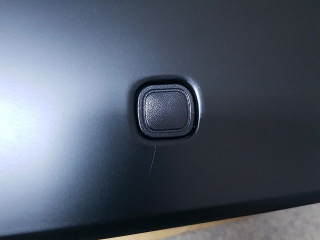 bontott TOYOTA PRIUS Csomagtérajtó Díszléc