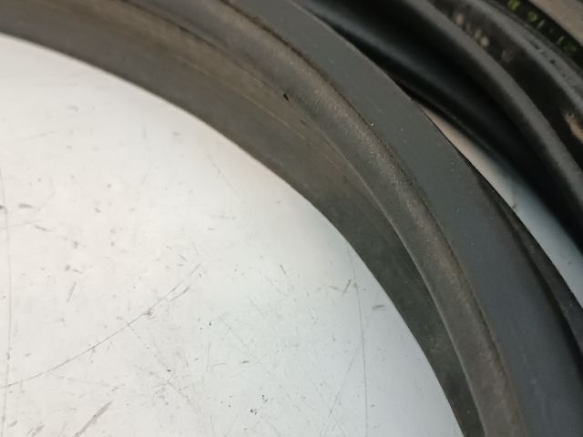 bontott TOYOTA PRIUS Csomagtérajtó Gumikéder