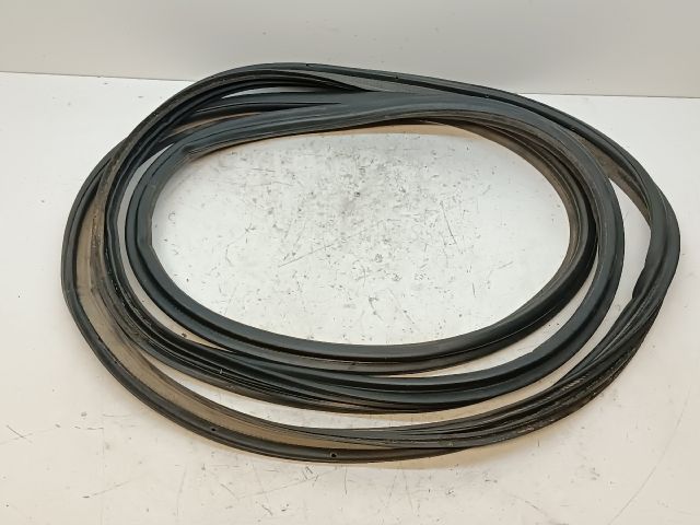 bontott TOYOTA PRIUS Csomagtérajtó Gumikéder