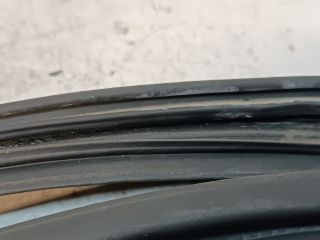 bontott TOYOTA PRIUS Csomagtérajtó Gumikéder