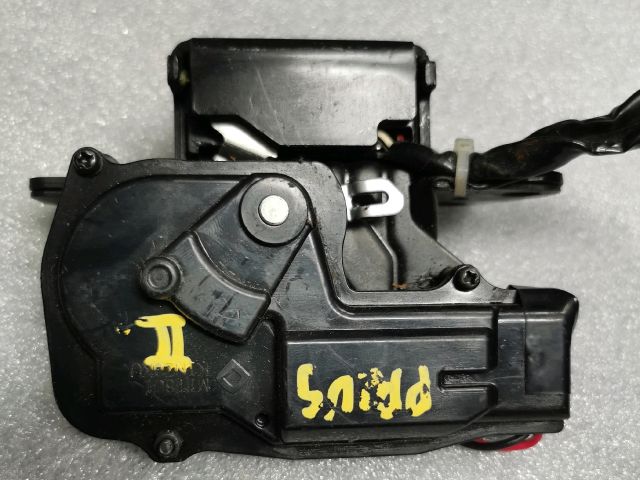 bontott TOYOTA PRIUS Csomagtérajtó Zárszerkezet