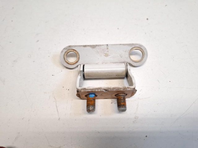 bontott TOYOTA PRIUS Csomagtérajtó Zsanér