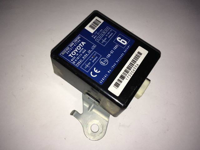 bontott TOYOTA PRIUS Elektronika (Magában)