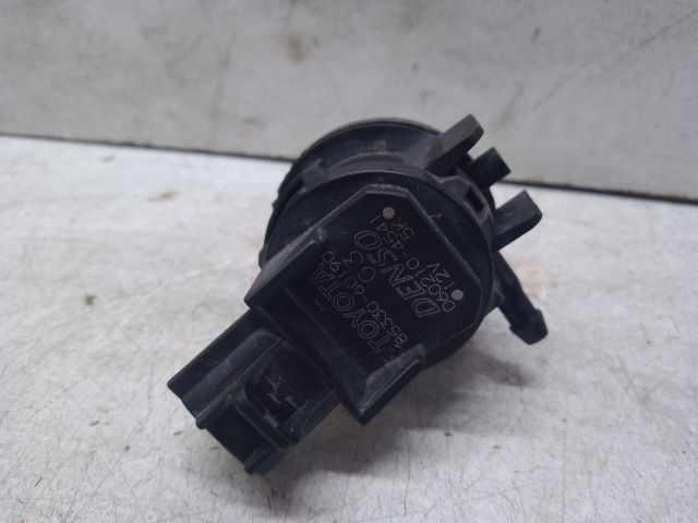 bontott TOYOTA PRIUS Első Ablakmosó Szivattyú