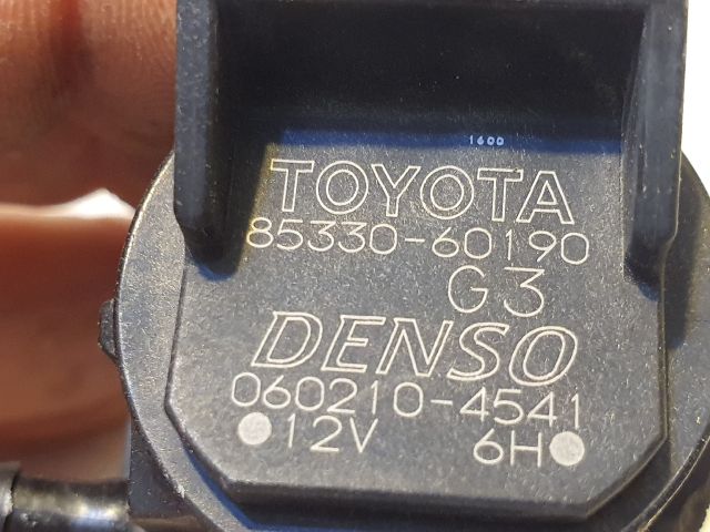 bontott TOYOTA PRIUS Első Ablakmosó Szivattyú