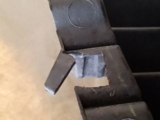 bontott TOYOTA PRIUS Első Lökhárító Alsó Középső Díszrács